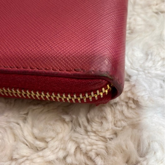 Prada Wallet - Picture 6 of 10